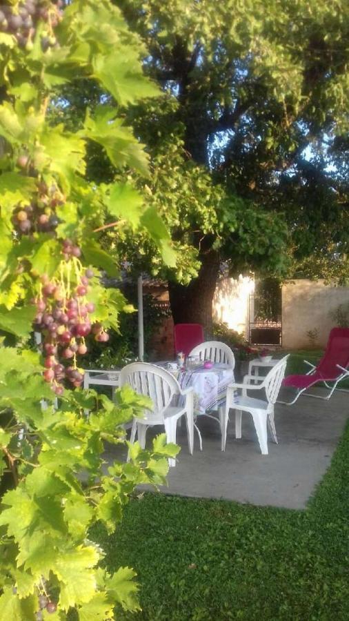 Chambre Du Raisin Puyricard Exterior photo